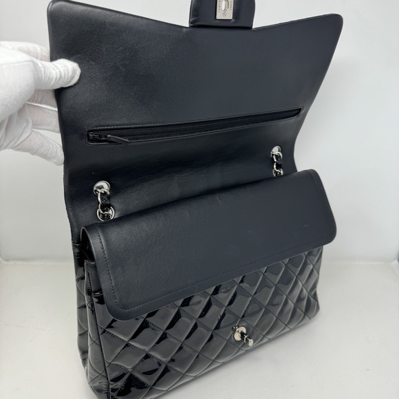 Chanel Black Patent Maxi Classic Double Flap bag - Picture 6 of 13